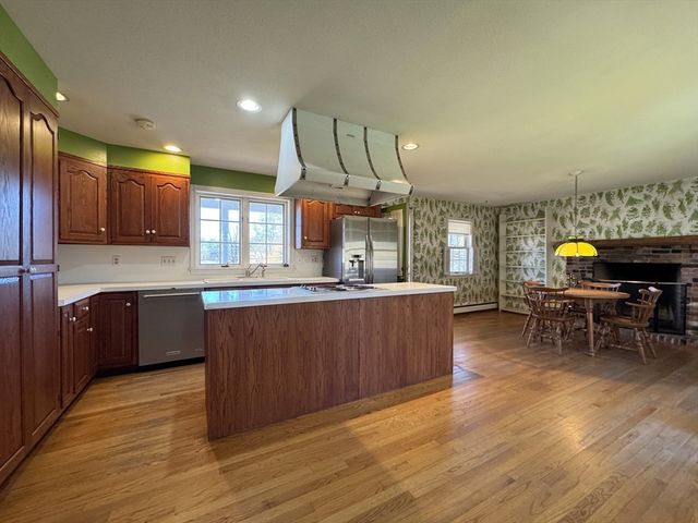 696 Bernardston Road, Greenfield, MA 01301