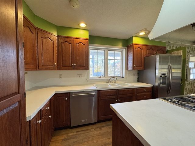 696 Bernardston Road, Greenfield, MA 01301