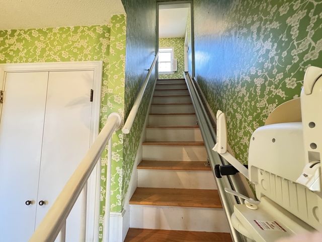 696 Bernardston Road, Greenfield, MA 01301