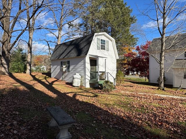 696 Bernardston Road, Greenfield, MA 01301