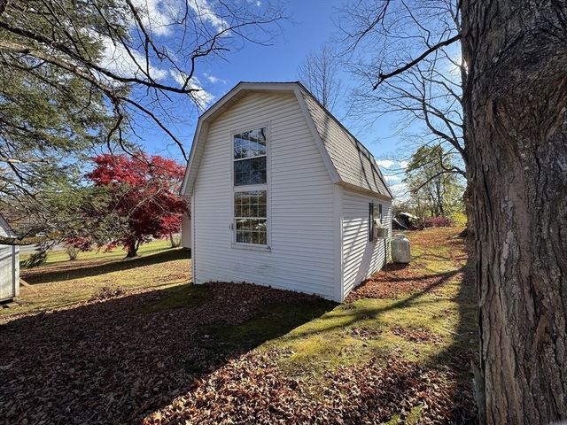 696 Bernardston Road, Greenfield, MA 01301