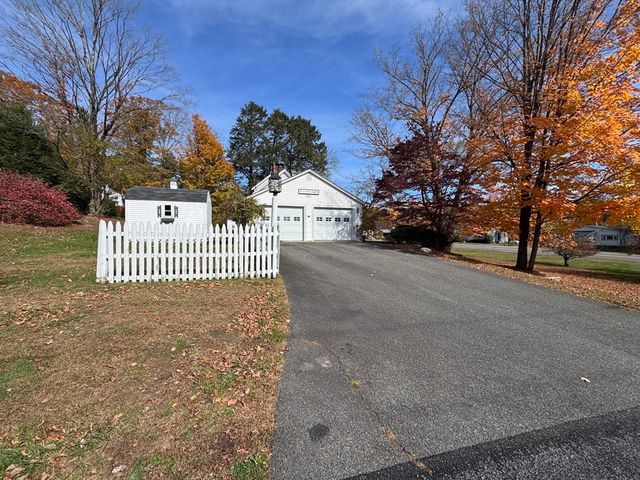 696 Bernardston Road, Greenfield, MA 01301