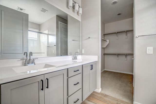 901 S Smith Road 1045, Tempe, AZ 85281