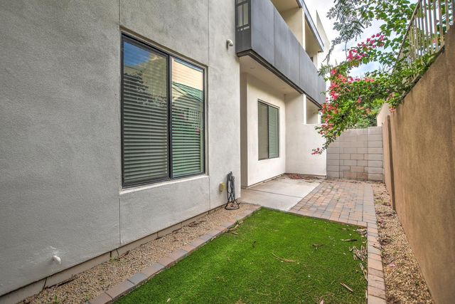 901 S Smith Road 1045, Tempe, AZ 85281