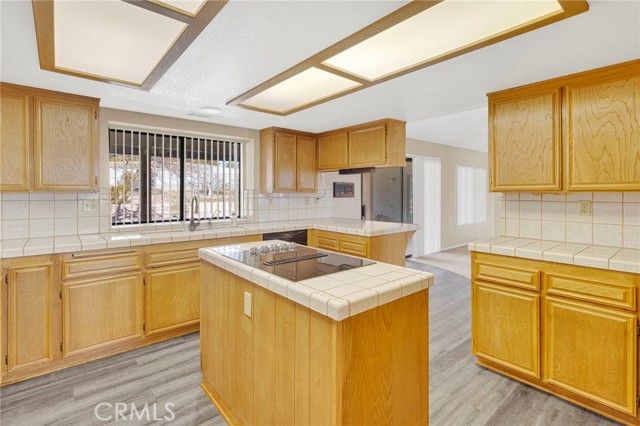 16466 Tude, Apple Valley, CA 92307