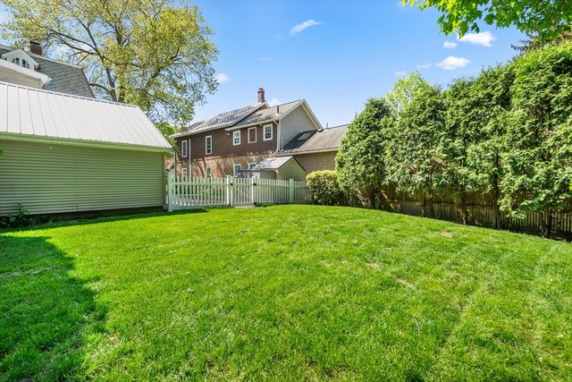 50 Walnut St, Northampton, MA 01060