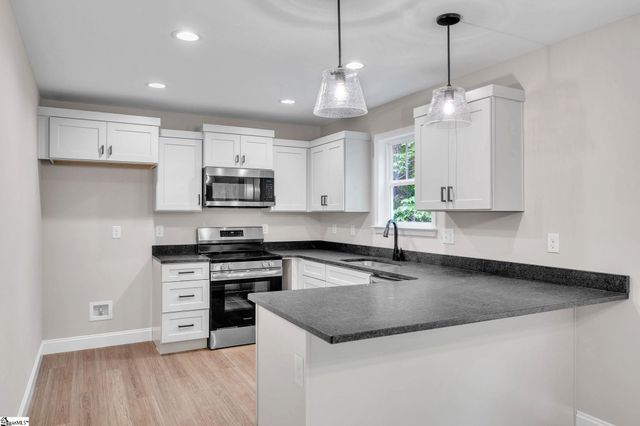 12 Oxford Boulevard, Taylors, SC 29687