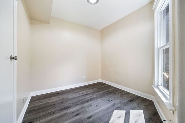 4225 W Jackson Boulevard, Chicago, IL 60624
