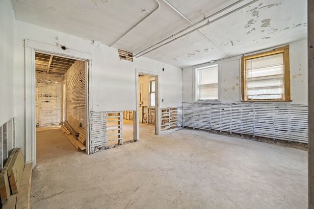 4225 W Jackson Boulevard, Chicago, IL 60624