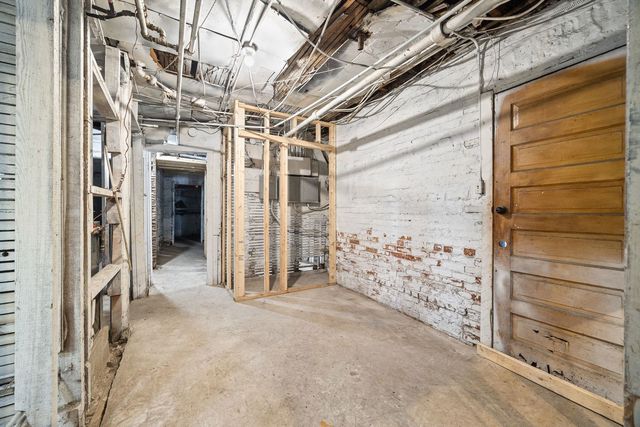 4225 W Jackson Boulevard, Chicago, IL 60624