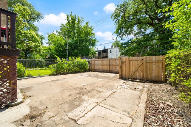 4225 W Jackson Boulevard, Chicago, IL 60624