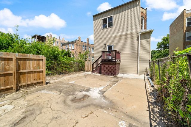 4225 W Jackson Boulevard, Chicago, IL 60624