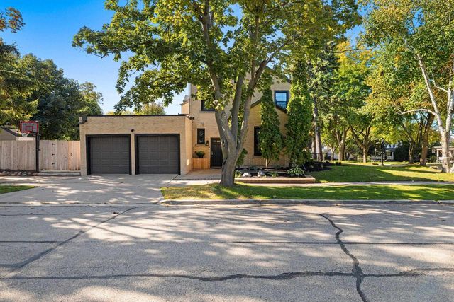 526 N BROADWAY STREET, De Pere, WI 54115