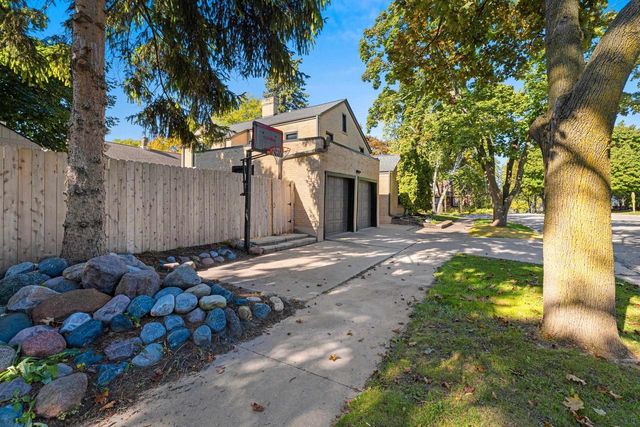 526 N BROADWAY STREET, De Pere, WI 54115