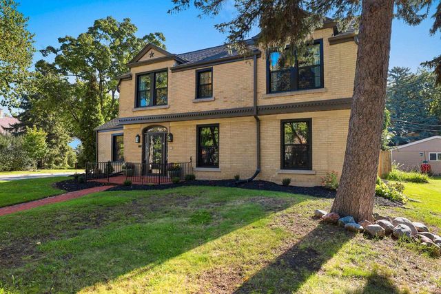526 N BROADWAY STREET, De Pere, WI 54115