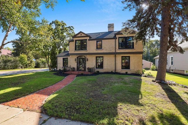 526 N BROADWAY STREET, De Pere, WI 54115