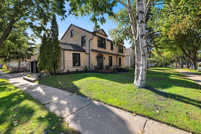 526 N BROADWAY STREET, De Pere, WI 54115
