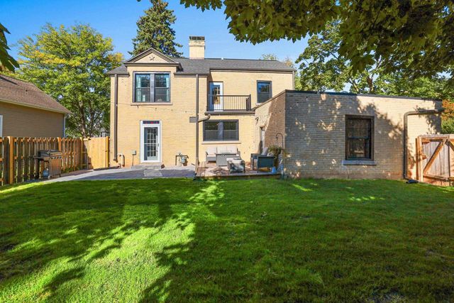 526 N BROADWAY STREET, De Pere, WI 54115