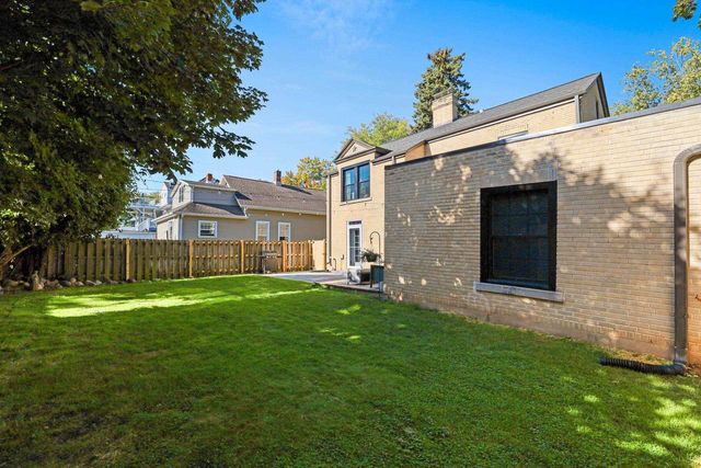 526 N BROADWAY STREET, De Pere, WI 54115