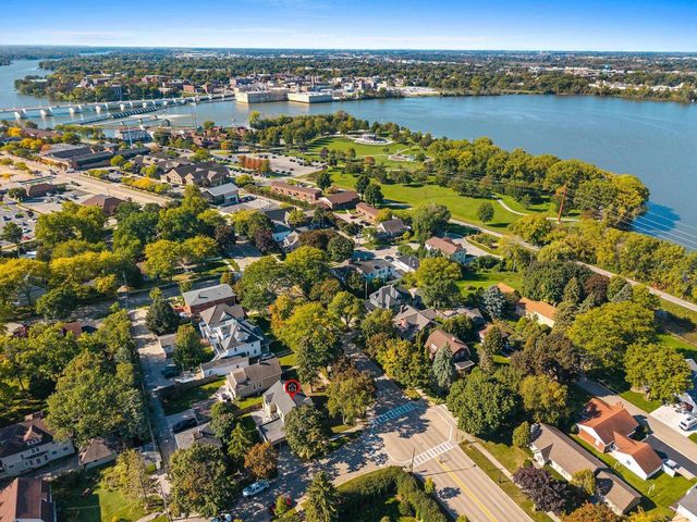 526 N BROADWAY STREET, De Pere, WI 54115