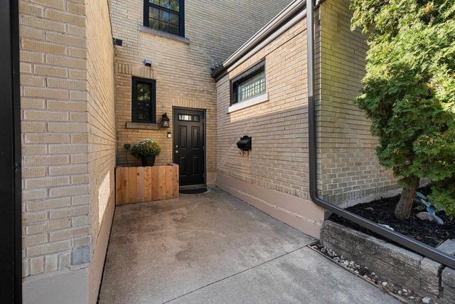 526 N BROADWAY STREET, De Pere, WI 54115