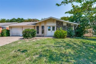 1311 Willowbrook Street, Arlington, TX 76011