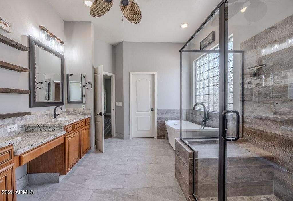 Image 21 of property listing at 14146 N 90TH Lane, Peoria, AZ 85381