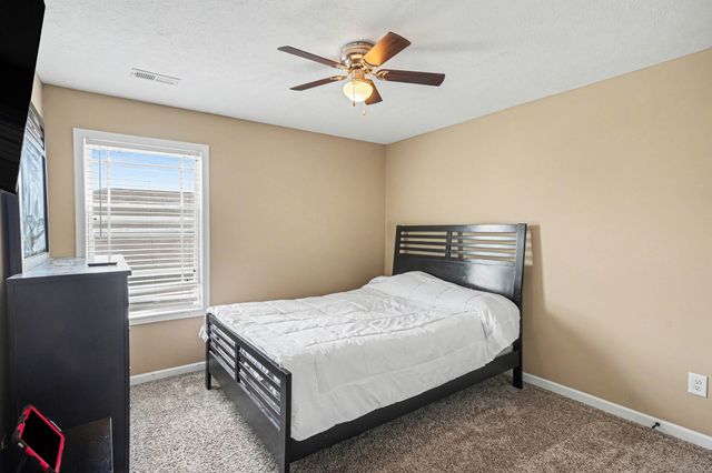 264 Autumn Terrace Ln, Clarksville, TN 37040