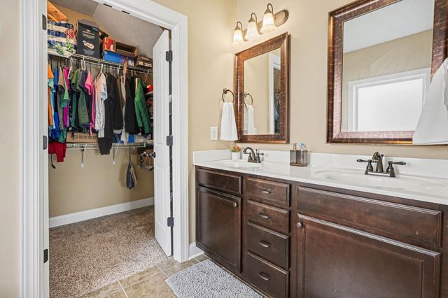 264 Autumn Terrace Ln, Clarksville, TN 37040