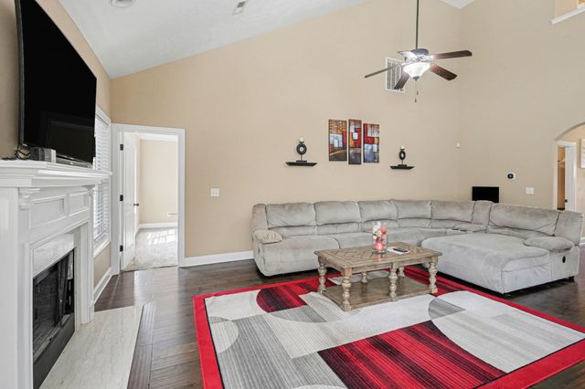 264 Autumn Terrace Ln, Clarksville, TN 37040