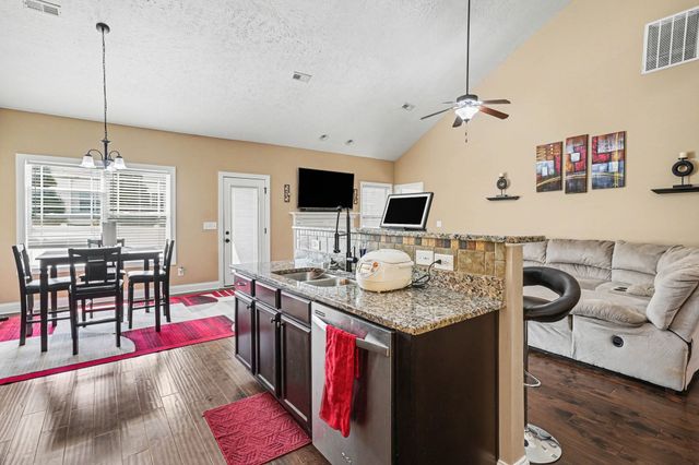 264 Autumn Terrace Ln, Clarksville, TN 37040