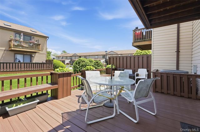 100 Daly Boulevard 2403, Oceanside, NY 11572