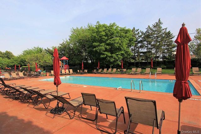 100 Daly Boulevard 2403, Oceanside, NY 11572