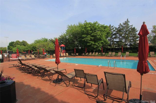 100 Daly Boulevard 2403, Oceanside, NY 11572