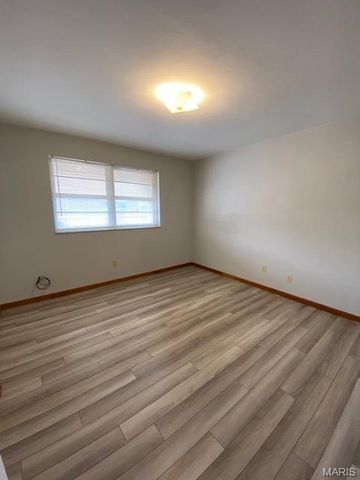 19 S Long Street, Caseyville, IL 62232