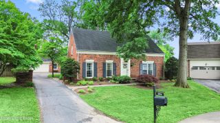 6904 Deep Spring Ct, Louisville, KY 40228