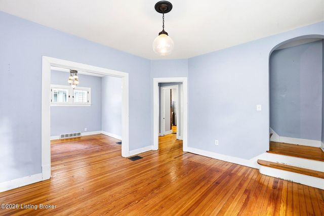 817 Lydia St, Louisville, KY 40217