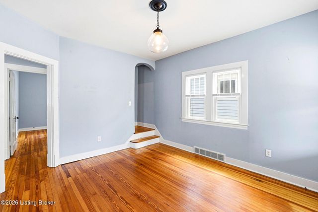 817 Lydia St, Louisville, KY 40217