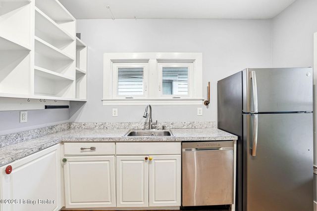 817 Lydia St, Louisville, KY 40217