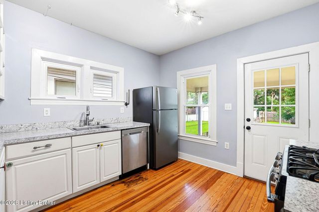 817 Lydia St, Louisville, KY 40217
