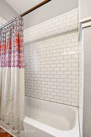 817 Lydia St, Louisville, KY 40217