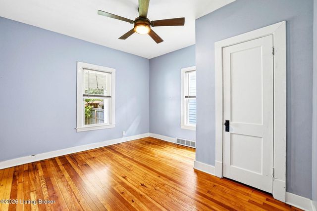 817 Lydia St, Louisville, KY 40217
