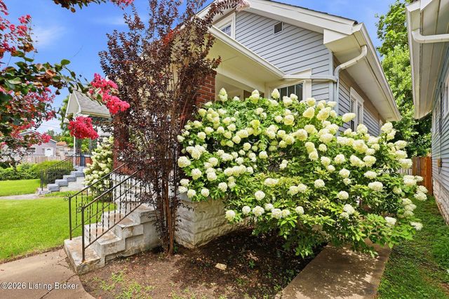 817 Lydia St, Louisville, KY 40217
