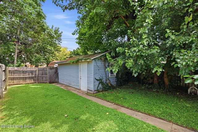 817 Lydia St, Louisville, KY 40217