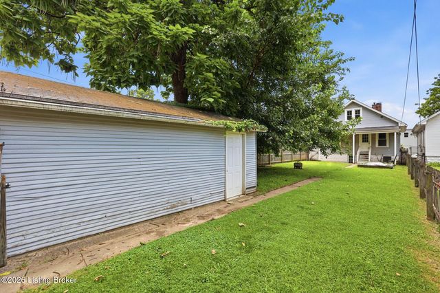 817 Lydia St, Louisville, KY 40217