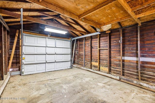 817 Lydia St, Louisville, KY 40217