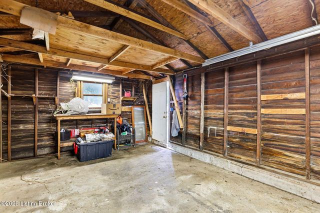 817 Lydia St, Louisville, KY 40217