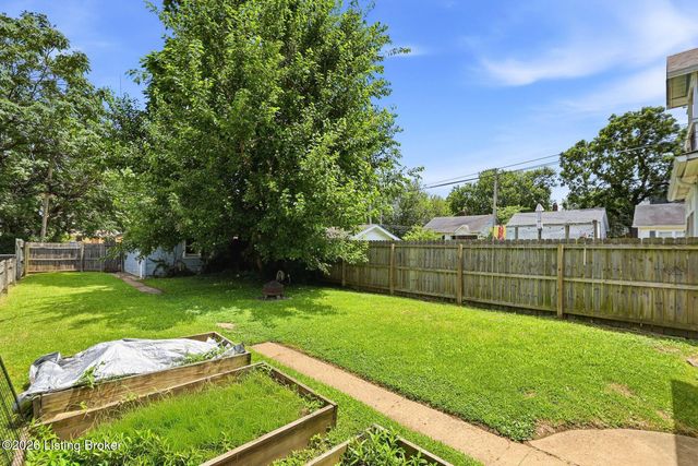 817 Lydia St, Louisville, KY 40217