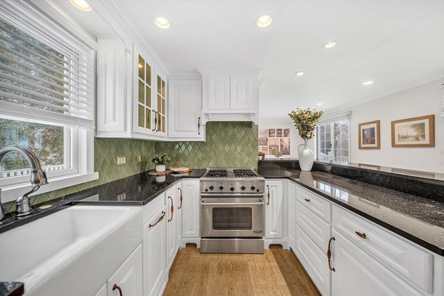 266 Langley Rd 1, Newton, MA 02459