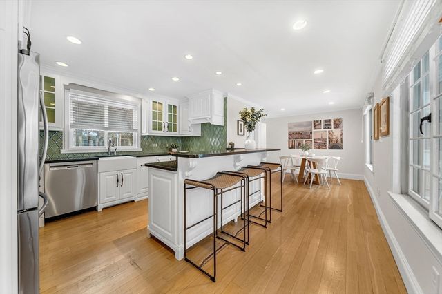 266 Langley Rd 1, Newton, MA 02459